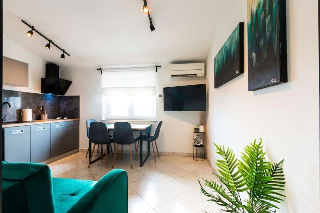 Apartman Smaragd Fažana Екстериор снимка